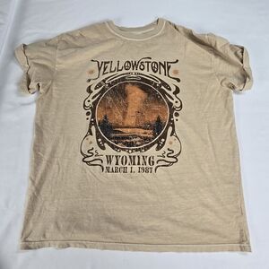Altar'd State Yellowstone Wyoming Graphic Tshirt Size M